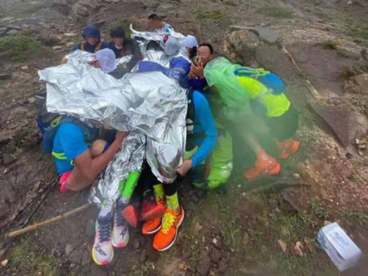神鸟知讯资讯站 冰雹、冻雨、大风，甘肃马拉松赛上21人遇难，谁说主办方没责任？
