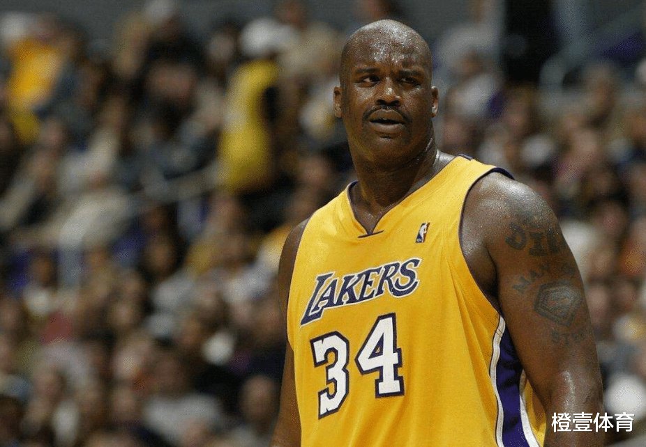 勇士队|奥尼尔认为：只有这两个人可以和自己比肩，死神和小卡都没有资格