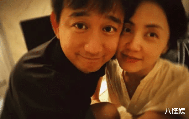 孙莉|孙莉晒小女儿唱英文歌，8岁多妹努力跟歌词表情陶醉，可爱至极