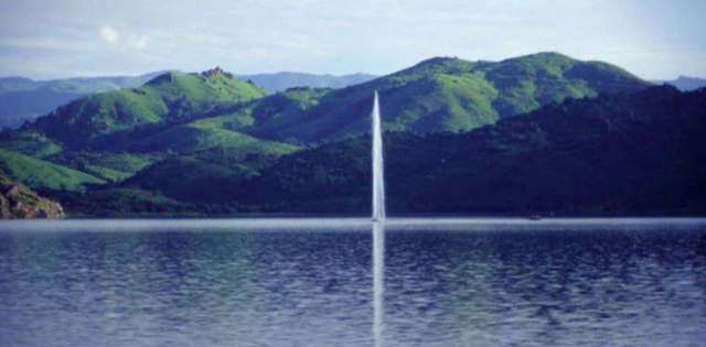 月球 1986年非洲有个湖泊，一夜之间导致千人消失，这里发生过什么？