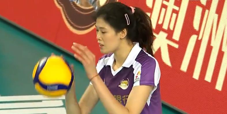 江苏队|实力悬殊，25-11大胜，天津女排吊打江苏队，蔡斌和龚翔宇都无奈