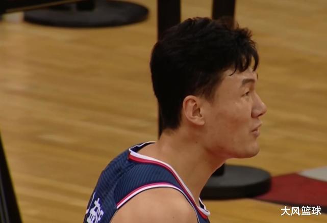 蘇偉|0分6板4犯！阿聯替身一戰打出價值，如今誰還會說他不會打籃球？