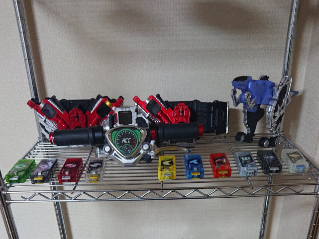 手辦|假面騎士：狩崎帶頭炫富，有人曬60條腰帶！網友都想打劫了