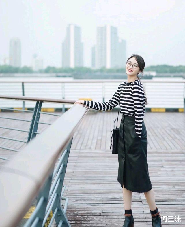 何三沫|日常穿搭并不等于普通穿搭，只要会搭配，基础款也能让人眼前一亮