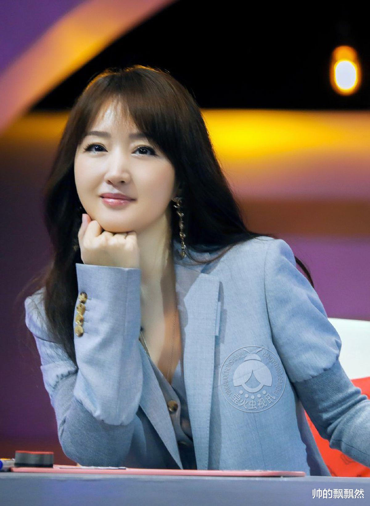 杨钰莹|杨钰莹，一代“甜歌皇后”的堕落史，太可惜了