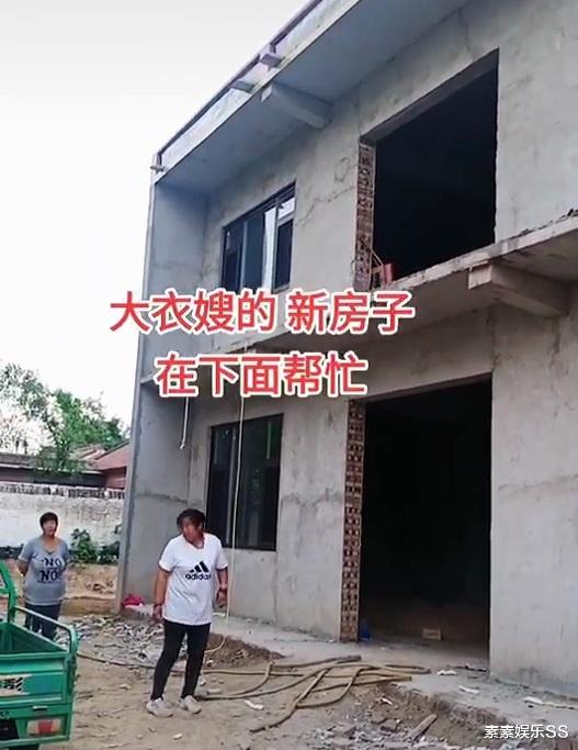 别墅|大衣哥给儿子造的别墅完工了，豪华大门上万元，四合院真气派