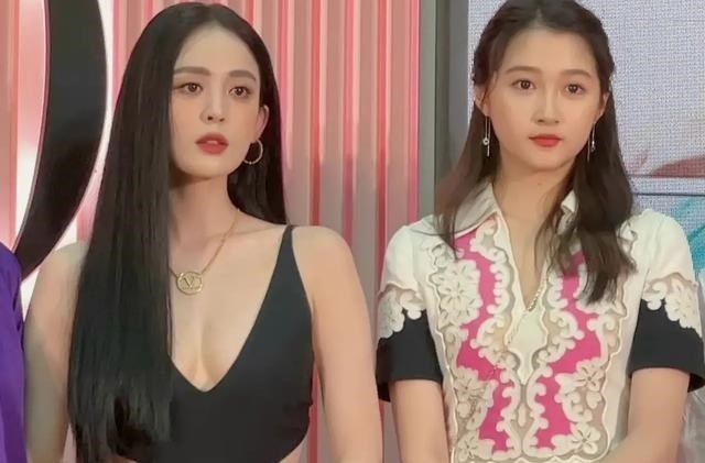 清浅微笑的我|女明星只有合照才能分高低，古力娜扎和关晓彤就是最好的证明