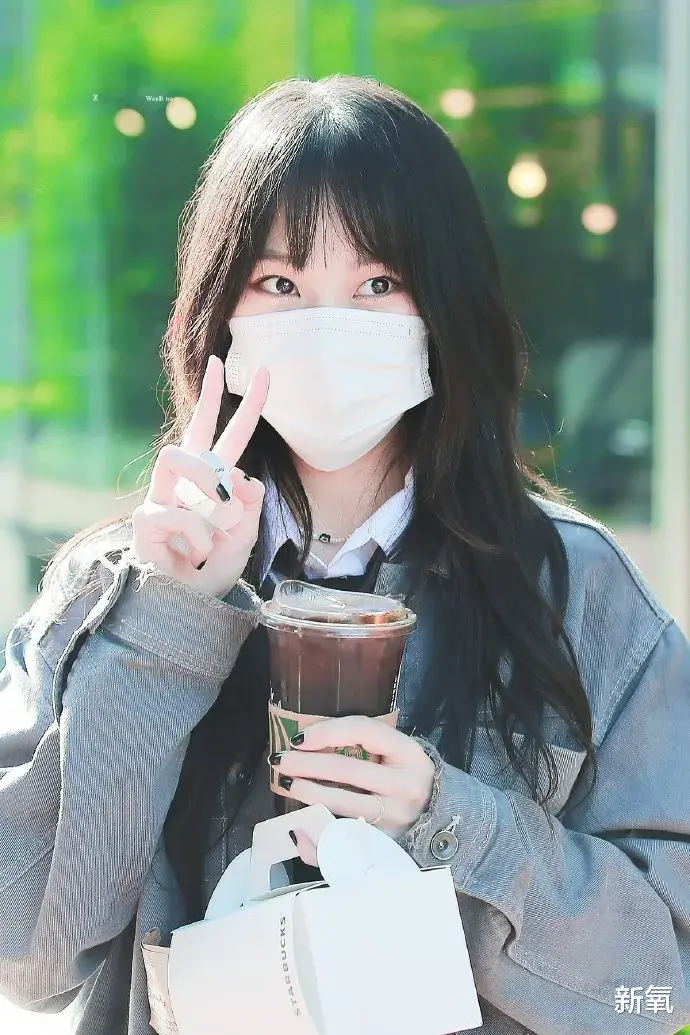 整形|一个抬眸就涨粉200万，她的恶女颜早已预定年度新晋整形模板了？