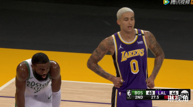 湖人队|湖人8分憾负！塔克19+7+7，赛后浓眉走进场内，谁注意勒布朗