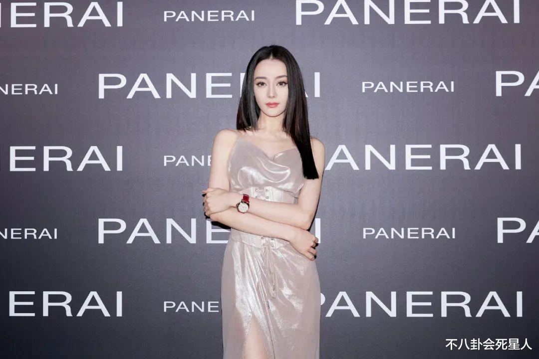 赵丽颖|女星们近照比美：杨幂国风裙清新，赵丽颖秀细腰，热巴建模脸精致