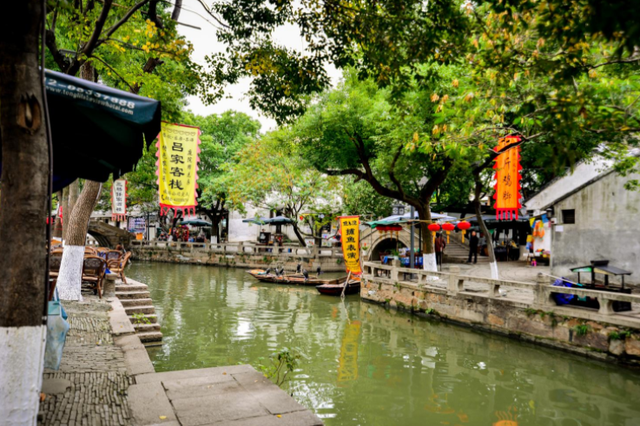 终究会牵手的旅行 我国一奇怪“新一线”，市区建设老破小，GDP排名全市最末