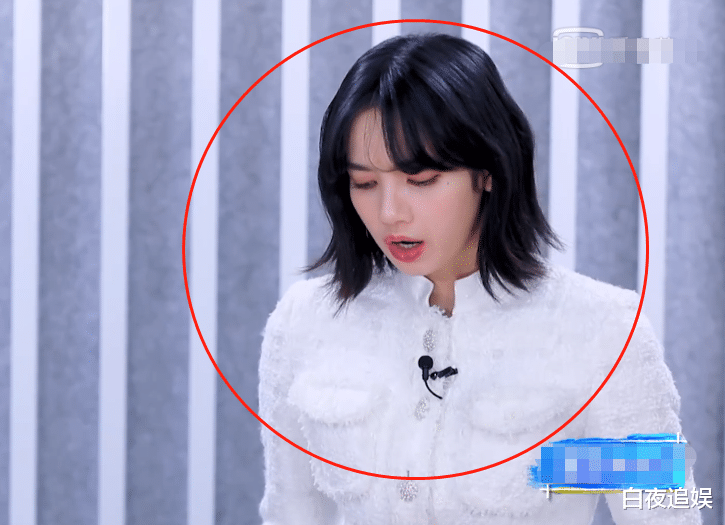 lisa|Lisa为何一直都是齐刘海？换个发型露出前额那一刻，瞬间就明白了