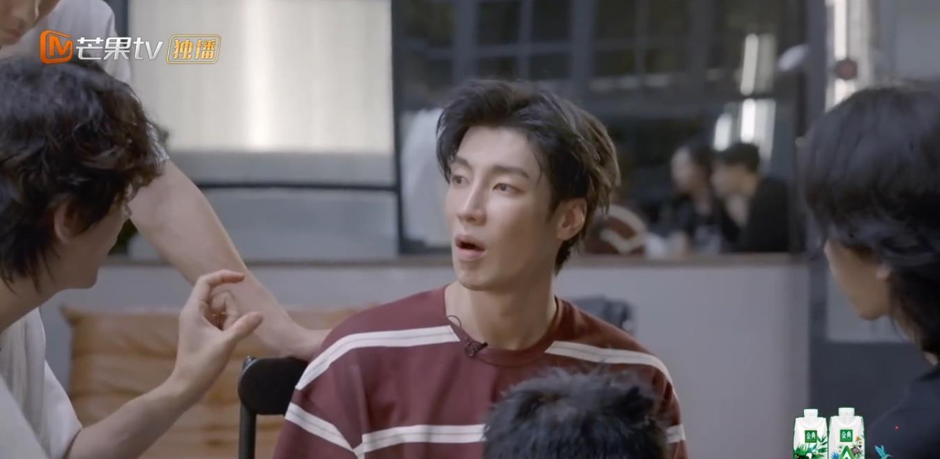 情话屋|披荆斩棘，高瀚宇编舞翻车现场泪崩，李承铉团魂感十足，好评如潮