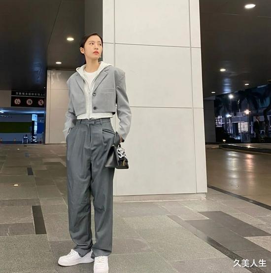 久美人生|糟糕！周雨彤、刘雯的齐腰西装竟让我找到了心动的感觉~