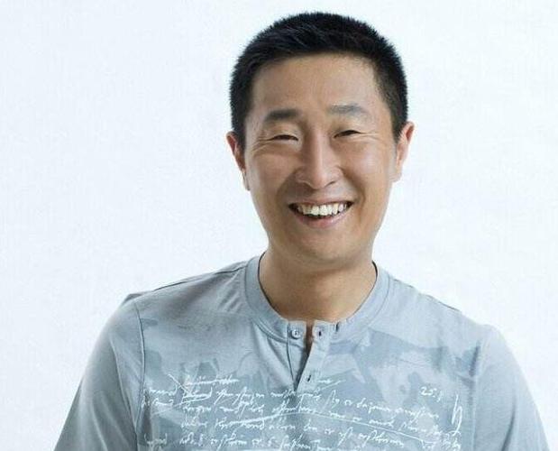 林永健|林永健:丑小子闪婚最美军花,连续7年上春晚,成名背后也有泪