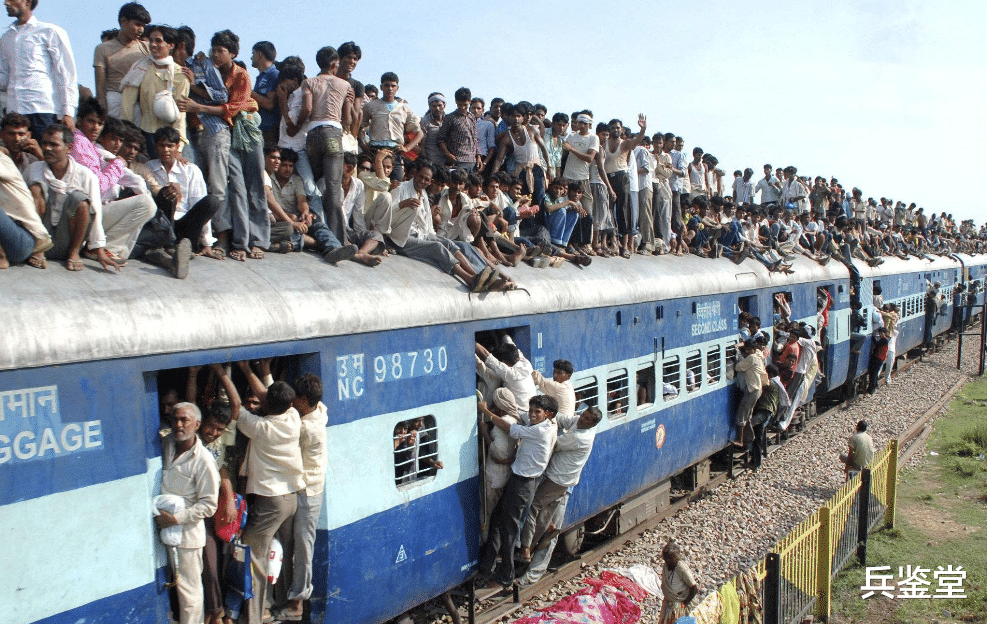 印度|印度解禁第一周！每天新增6万感染者，街头民众却像“开了挂”