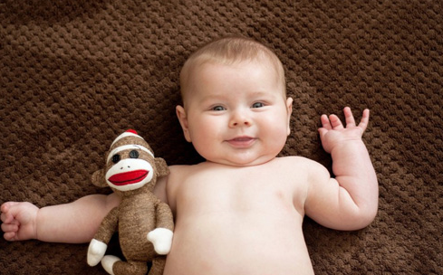 知一先生|男孩取名：如鹰击长空般的大气男孩名字大全