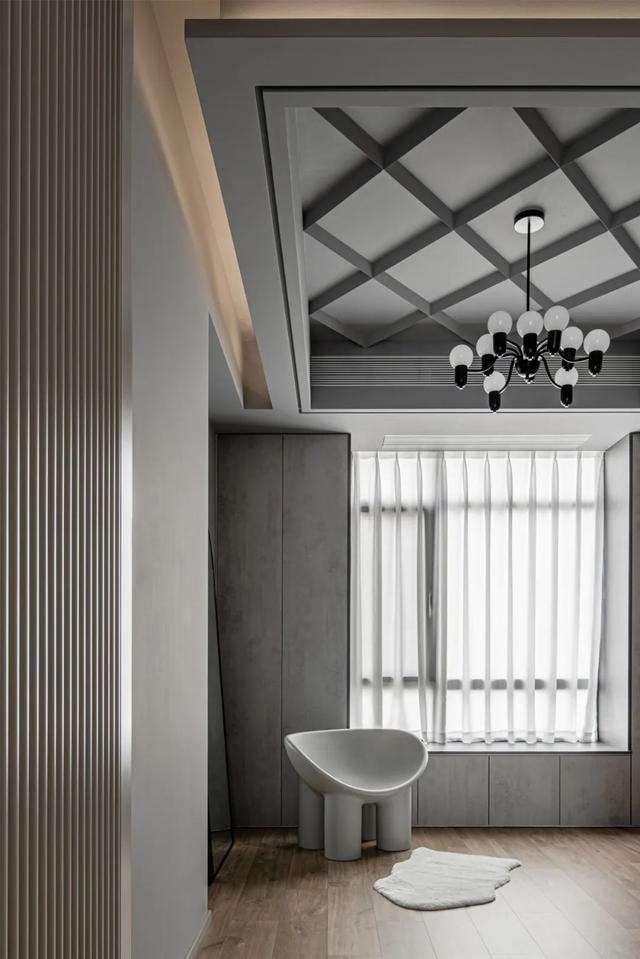 210㎡简约大平层，淡雅温馨、绿植装饰，生活文艺舒适