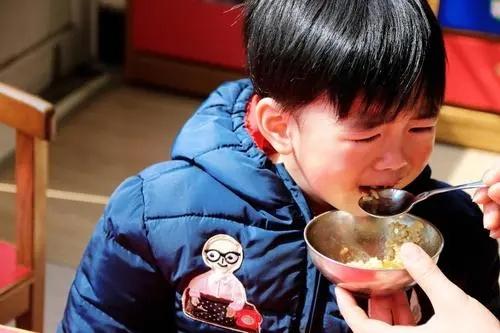 胃酸|长期不吃晚餐的人,最后怎样了?除了变瘦,2种变化或许也会出现