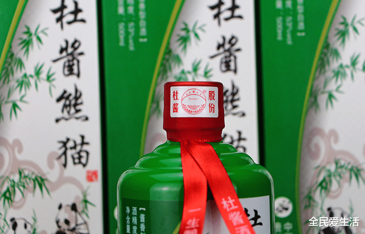 汾酒 黄盖玻璃汾酒能堪称“夺命53”,为何53度飞天茅台却不能?专家一席话直戳心坎