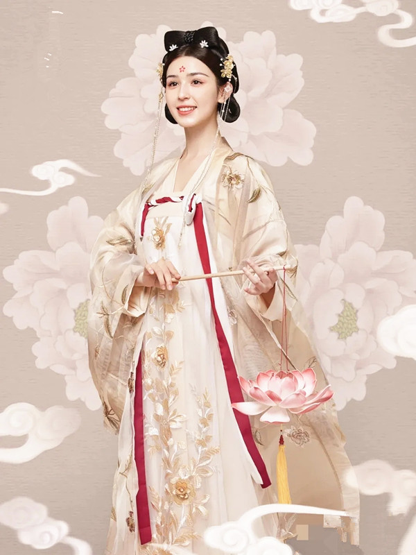 演绎|“西域美人”哈妮克孜演绎飞天之美,金钗薄纱,皆是神秘之源