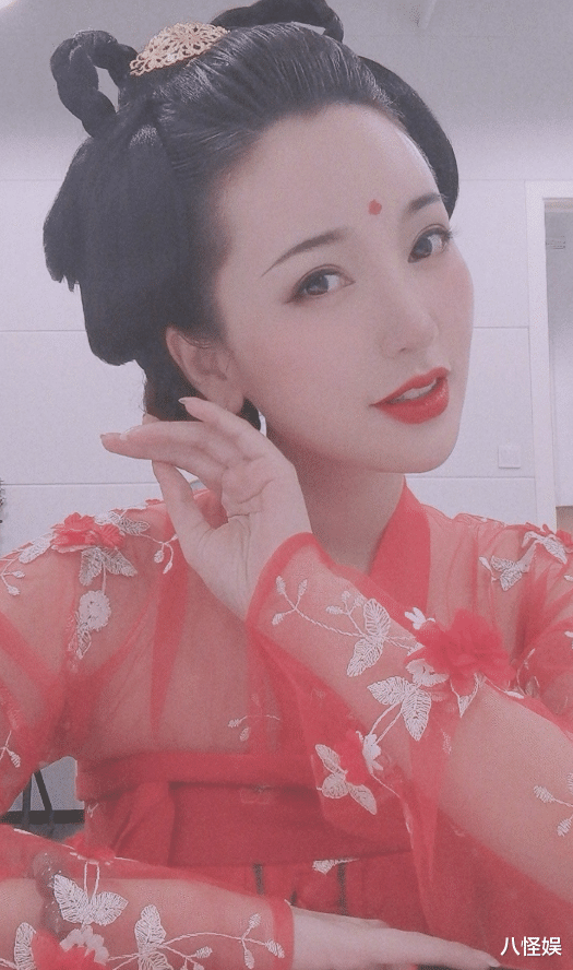 言承旭|金莎与言承旭合影只P自己，生图下的言承旭被赞比十级美颜还好看