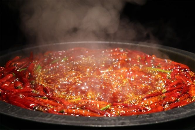 咸蛋的小姐 医生问我看到了什么？我说有一群人在游泳，网友：放大再看看