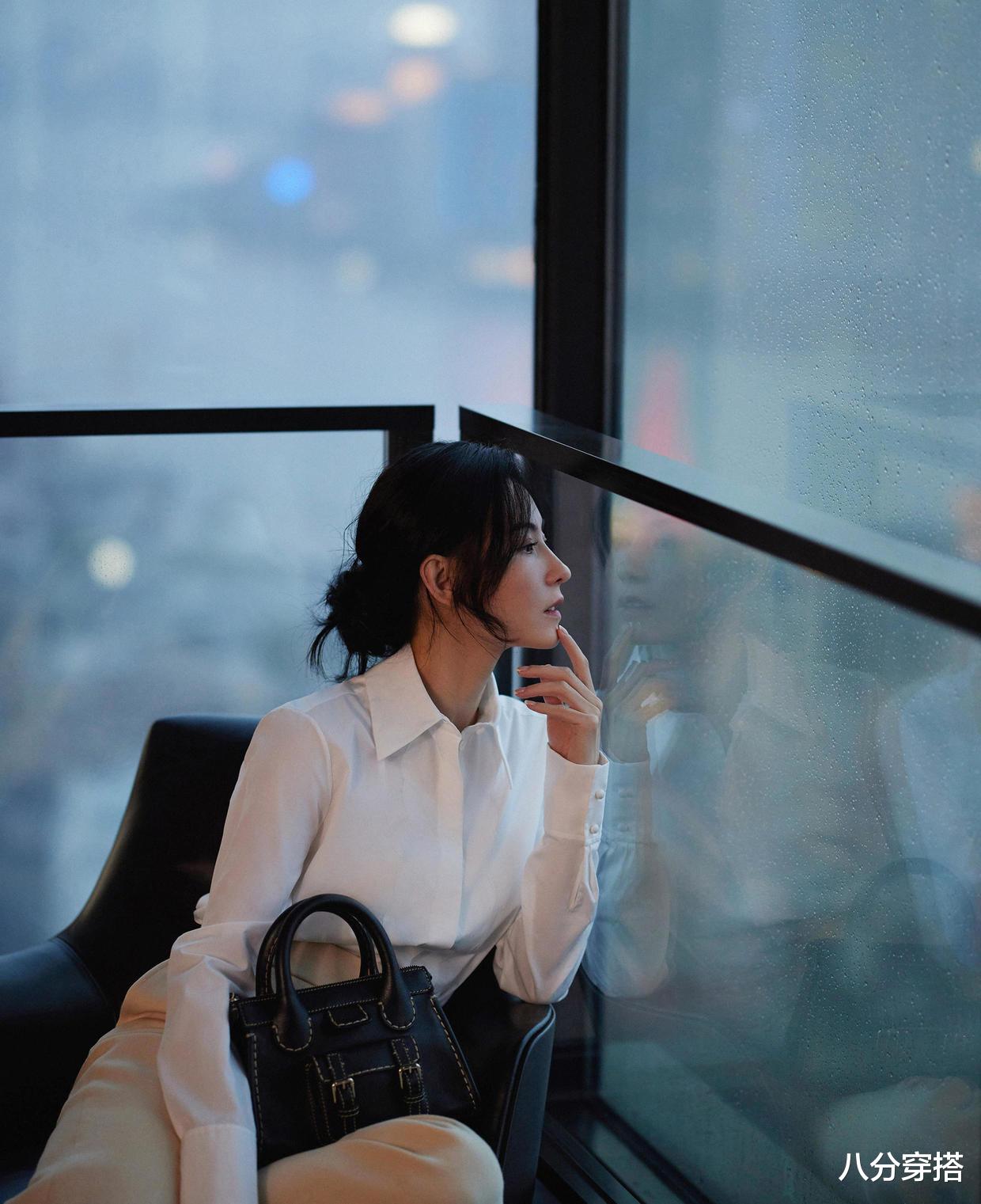 江西科技师范大学|“冻龄女神”张柏芝仅用衬衫西裤就打造出了不凡的气质，气质真好