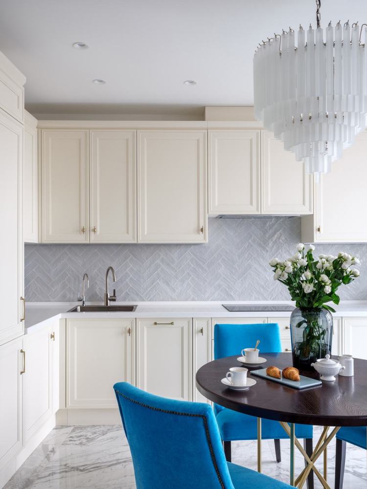 怪不得朋友要把灶台上的吊柜拉高15公分,一般人想不到,太人性化了!