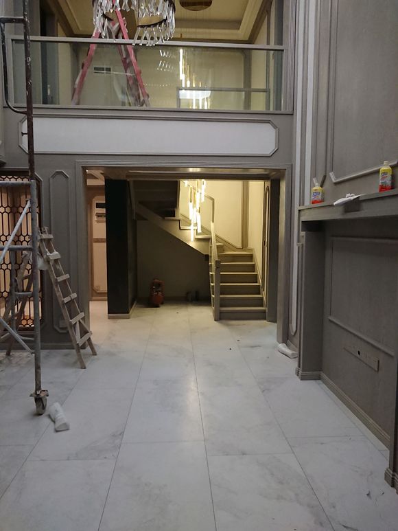 220平的复式大宅装修完工,就差家具入场,大气奢华真让人羡慕