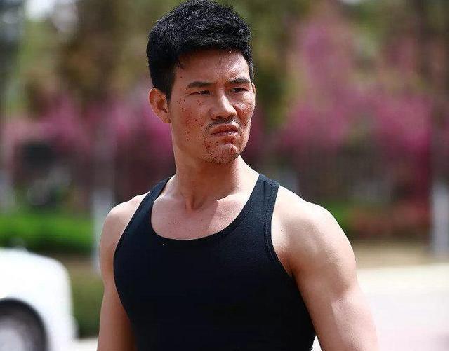 郑建鹏|一夜掉粉160万！靠“收租”为生的郑建鹏夫妇，私下却是隐形富豪