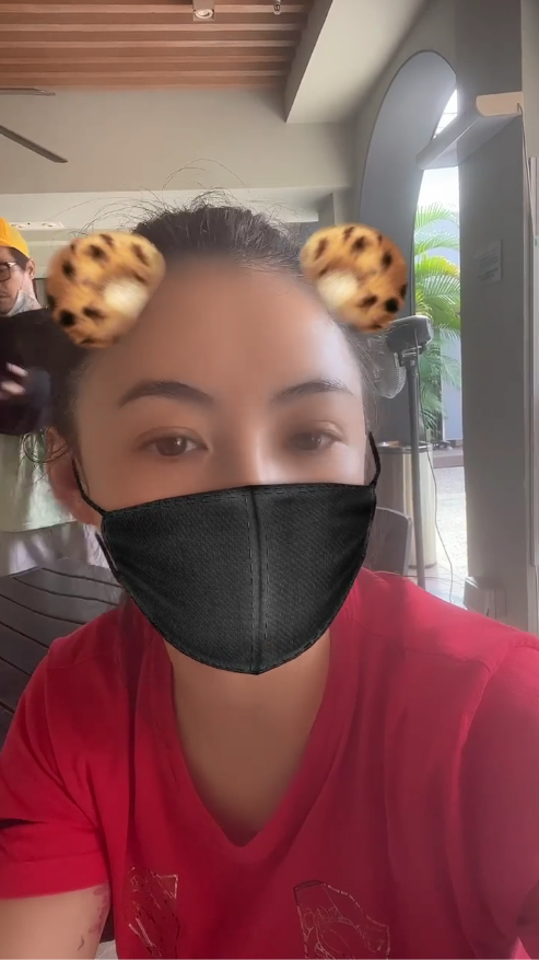 马苏|张柏芝清晨起床直播，身后男子正在穿衣服，疑在张柏芝家过夜