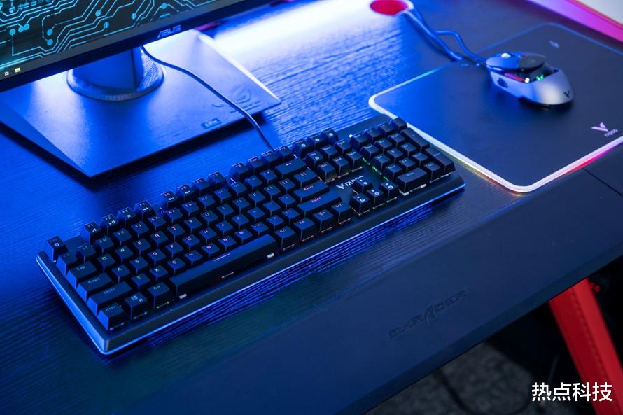 雷柏|雷柏V800RGB游戏机械键盘体验,边框环绕RGB灯光,浸水依然能使用