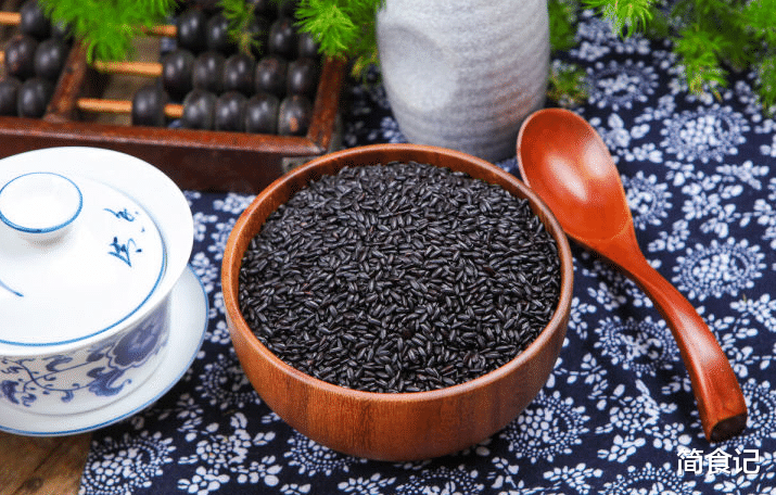 黑豆|如果不差钱，冬至过后，记得多吃“3黑2白”，补足营养，温暖过冬