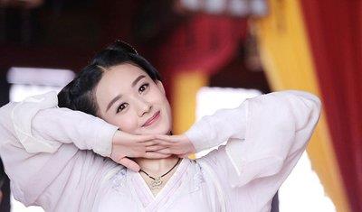 陆子艺|她4岁出道，14岁出演《花千骨》被嘲“长残”，今美得不敢认