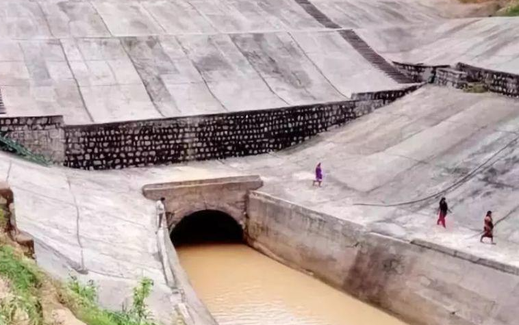 印度挑戰中國三峽，耗時42年建成的大壩，用瞭不到一天就垮瞭？-圖3