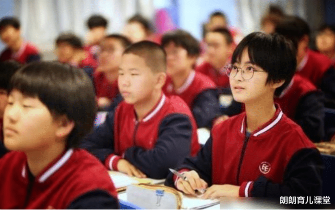 牛仔|初中生“发型标准”公布，男生接近“光头”，女生：我能拒绝吗？