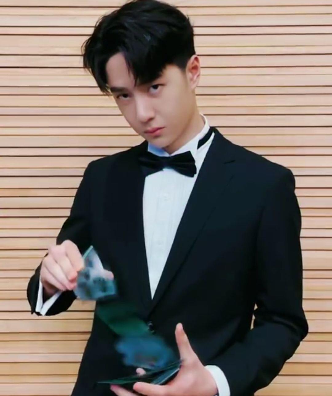 王一博|从蓝忘机到百里弘毅，王一博对角色有多负责？变装视频成功卡点