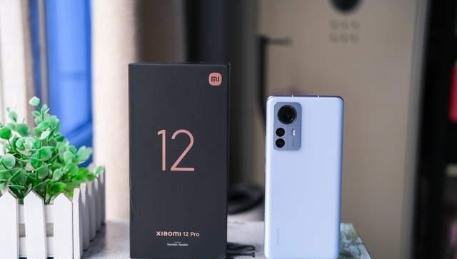 小米科技|小米12和小米12 Pro详细对比,两款手机差距到底有多大?