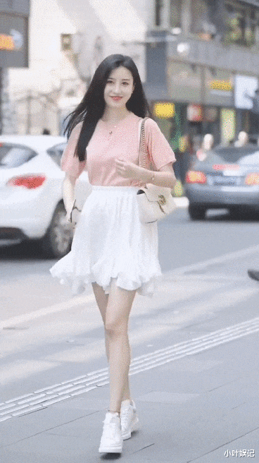 小叶娱记 工厂新来的小姐姐，说自己已经27了，我还以为是17的小妹妹！