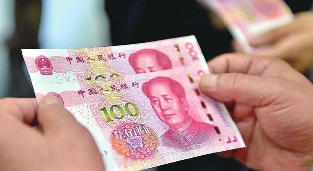 村镇银行 储户存款要小心，5家银行“被点名”后，又一家银行10万都取不出