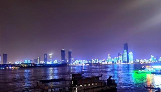 扬州 江苏扬州繁华又热闹的区，旅游资源众多，很多人却读不对它的名字