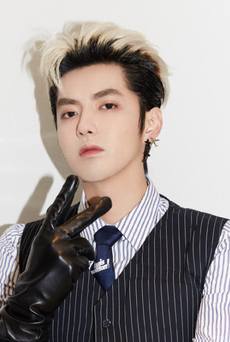 吴亦凡|吴亦凡或将面临天价赔偿，被曝仅1个品牌索赔3亿，才续约不久