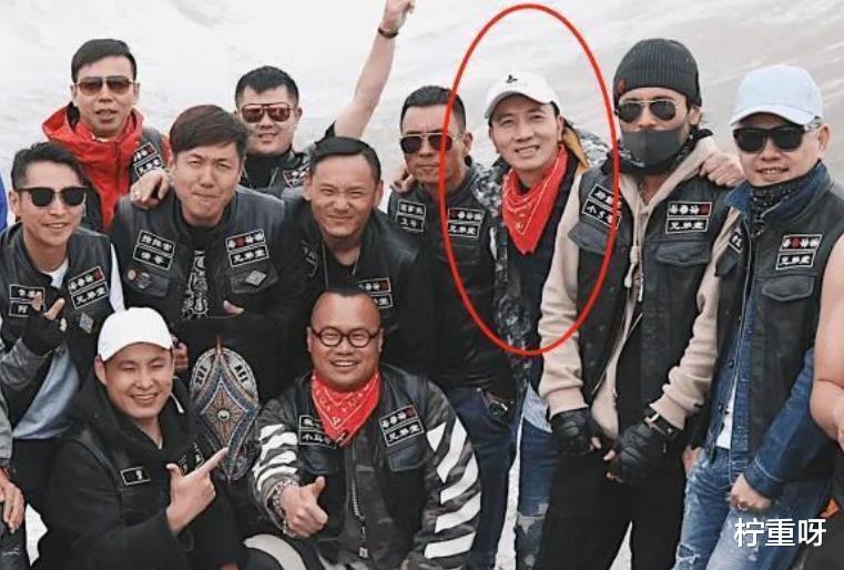 柠重呀 细思极恐!林生斌曾发自己唱歌视频,背后人物为何是某组织成员