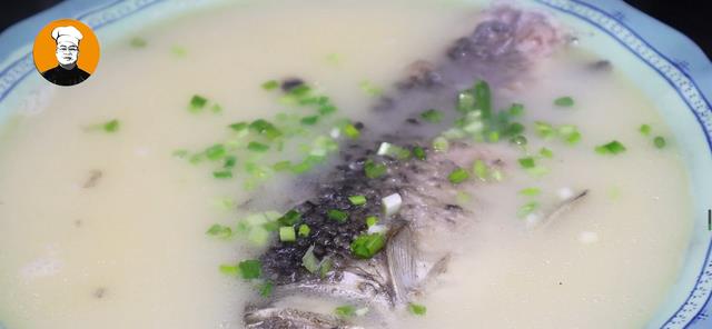 小刘的日常|今天才知道,刮鱼鳞只需一个塑料袋,不飞溅不脏手,学到了