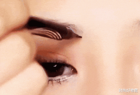 时尚好物官|为什么普通女生纹眉的居多？而明星却很少纹眉？看完你就知道了