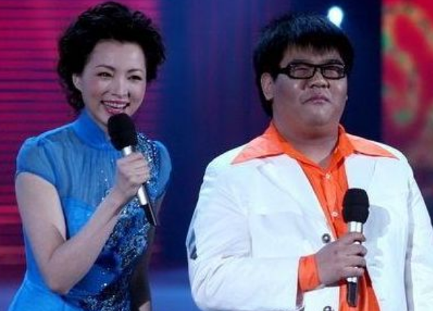 小姐姐|“盲人”杨光为何突然销声匿迹?看他干的那些荒唐事,就全明白了