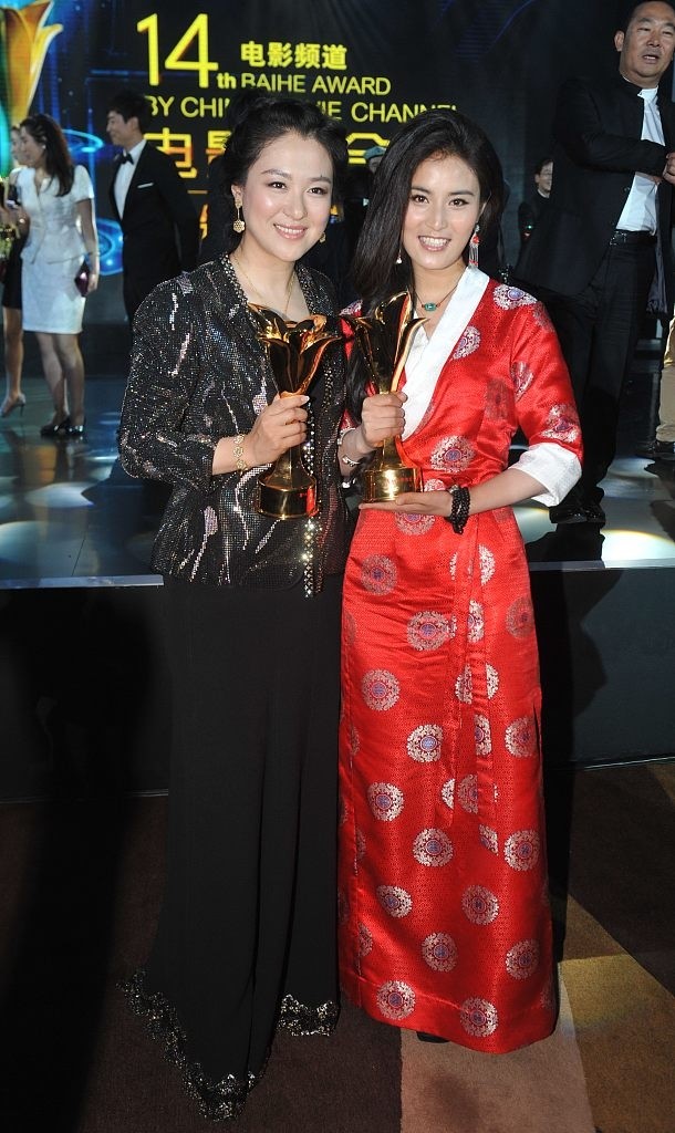 BiuVogue|沈傲君太适合淡妆了，看不出都40多岁了，轻熟气质好迷人