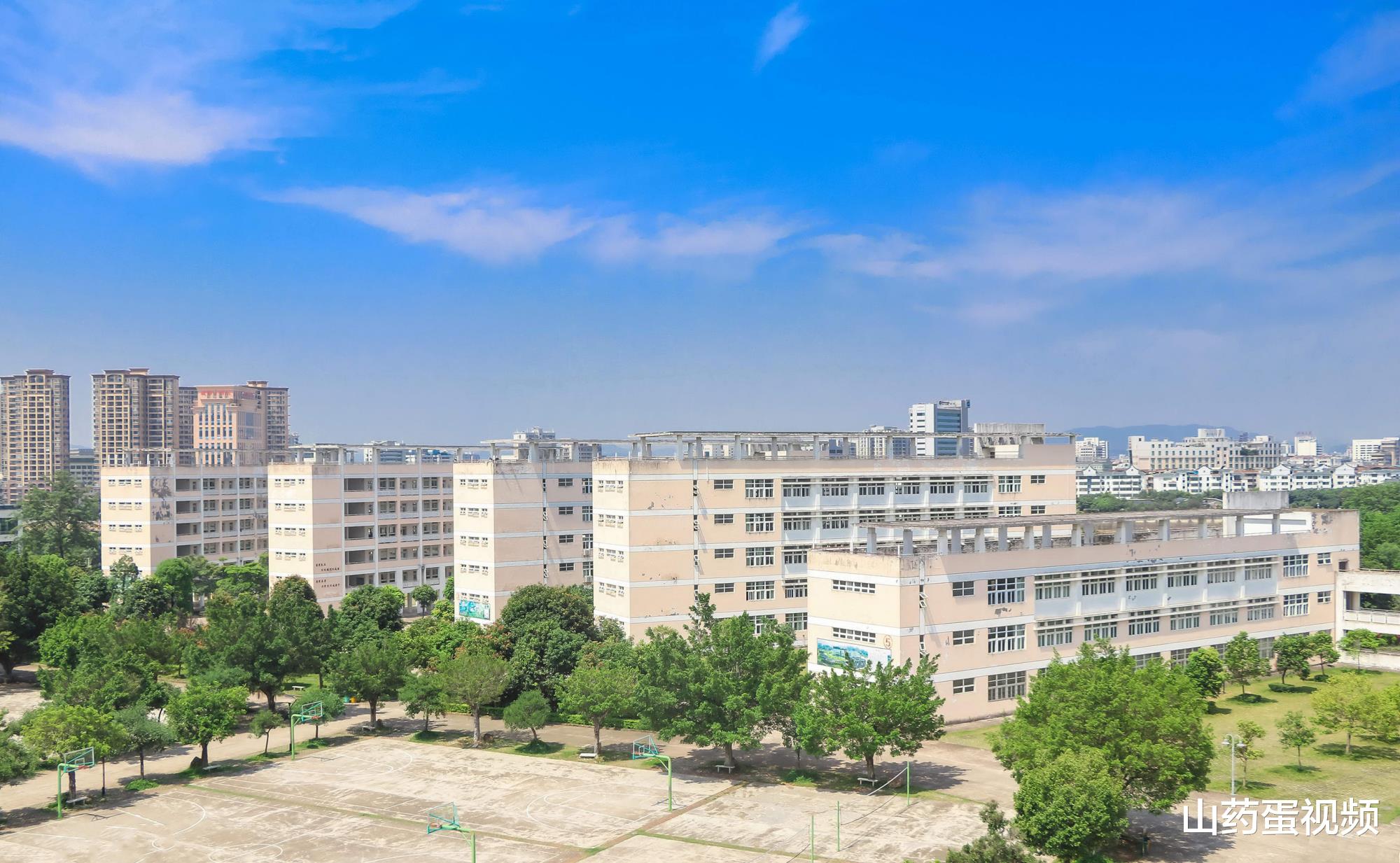 购房置业|买房时这7个地方最好避开，虽然价格便宜，但是整体性价比很低