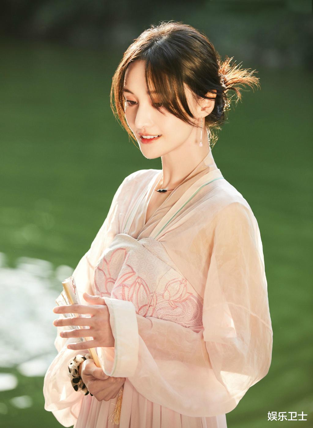 郑爽|郑爽被《翡翠恋人》出品方正式起诉,必须本人出庭,小爽此次却成冤大头